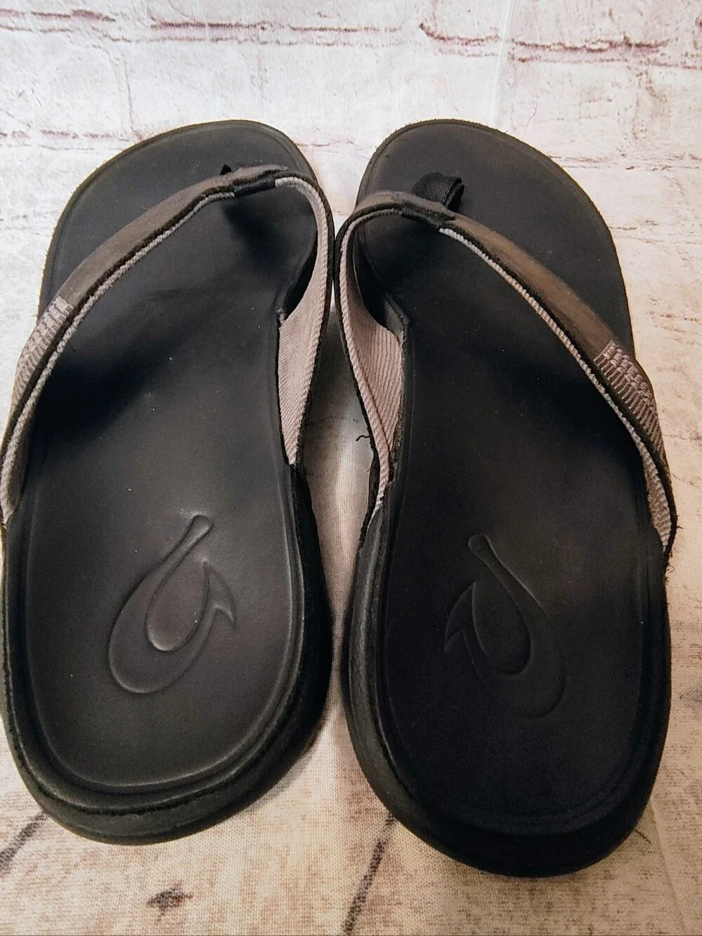 Olukai Tuahine Black Sz 10 Flip Flops Sandals